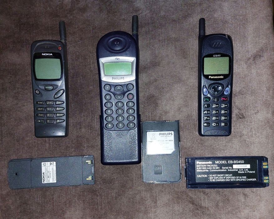 Мобільні телефони