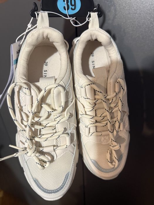 Кросівки жіночі 39р sinsay бежеві