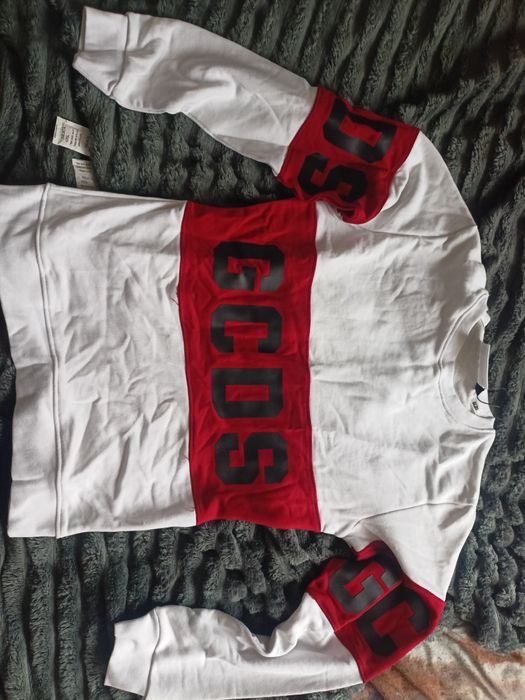 Bluza z napisem GCDS