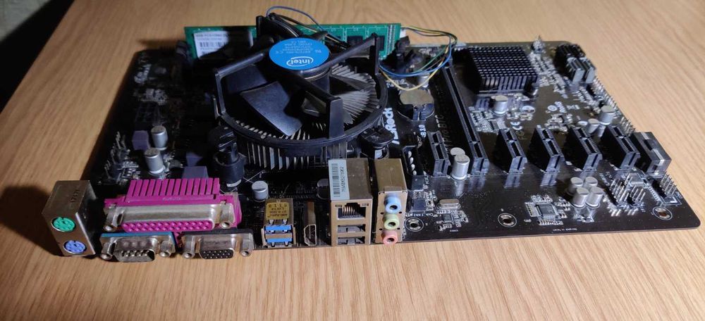 Материнская плата Asrock h81 PRO BTC R2.0 + G1840 + 4Gb DDR3x1333