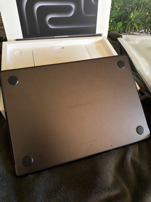 Macbook Pro M5 16 Gb 1TB como novo