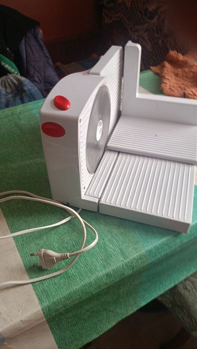 Krajalnica do chleba i wędlin,