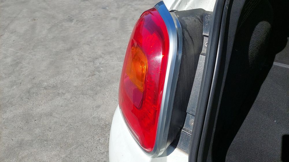 Farolim esquerdo FIAT 500X (334_)