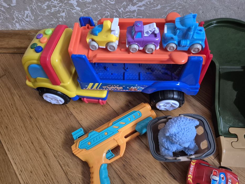 Лот іграшок для хлопчика