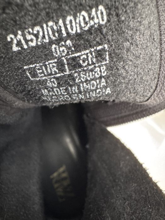 Bota preta Zara
