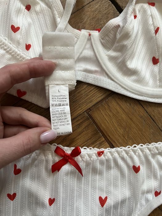 Новий комплект  нижнього білизни