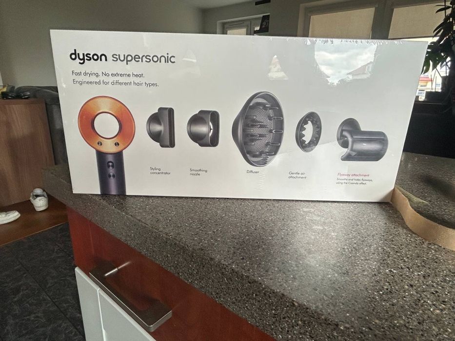 Dyson supersonic
