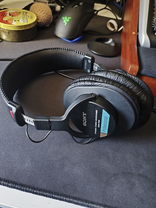 Auscultadores de estúdio Sony MDR-7506