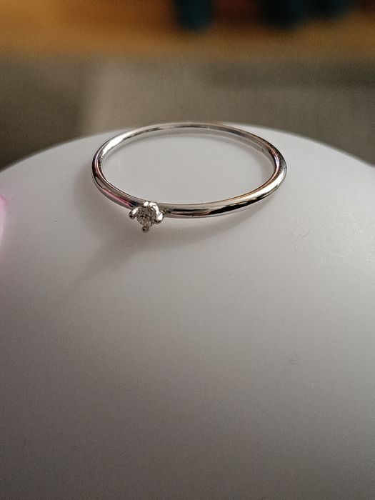 Piękny nowy pierścionek z prawdziwym moissanitem 2mm - srebro 925