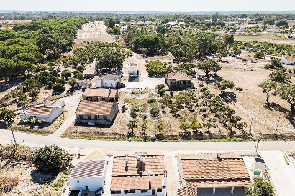Moradia T3 Isolada inserida num lote de 720 m² em Vendas Novas, Évora