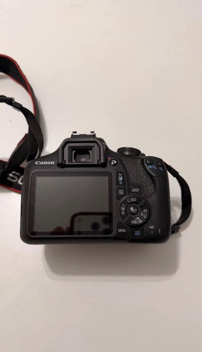 Canon EOS 2000D / Rebel T7 DSLR + 2 lentes – Excelente estado