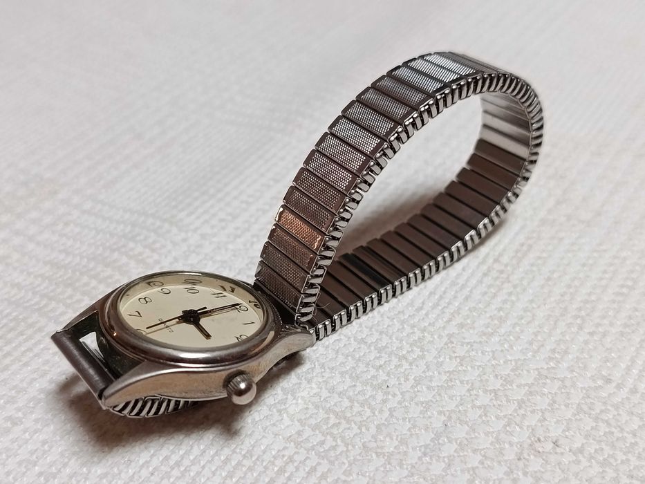Conjunto 2 Relógios Quartz + Caixa
