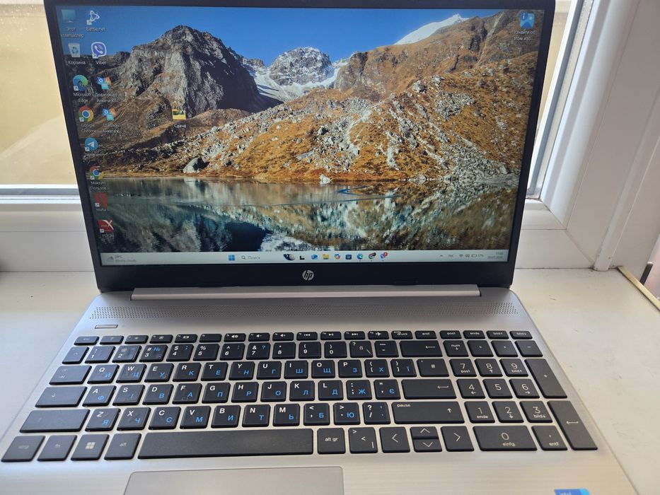 HP hd250 G8 8/256.  i5 11 gen