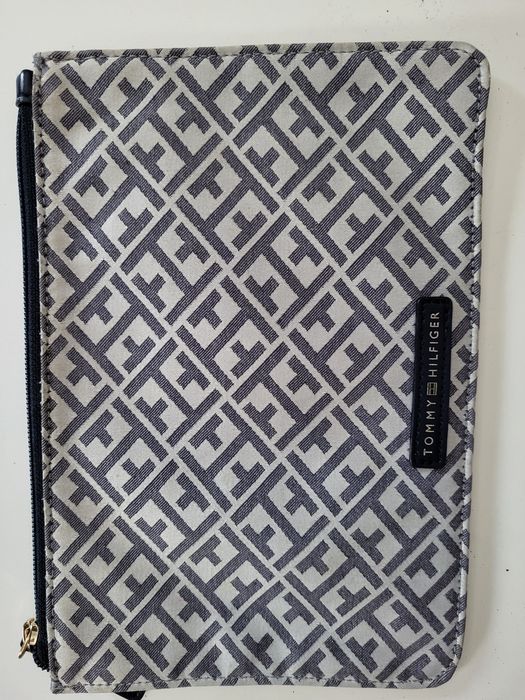 Kosmetyczka marki Tommy Hilfiger