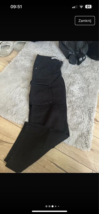 Czarne spodnie cargo