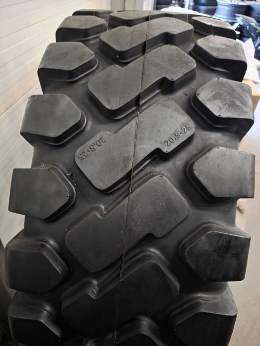Opony 2 sztuki 20.5-25 L3 Solideal Loadmaster NOWE!
