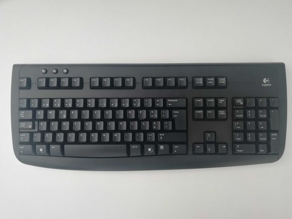 Logitech Wireless Keyboard and Mouse64551114886274121