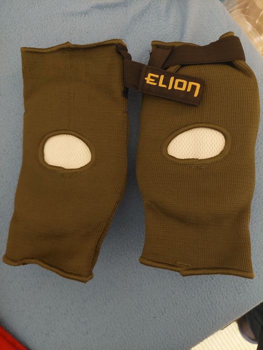 Cotoveleiras Elion Muay Thai