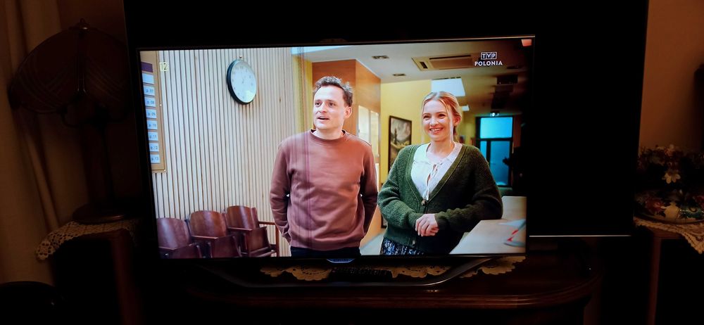 Tv Samsung UE46ES8000 Smart, DVB-T/C pilot delikatne linie!