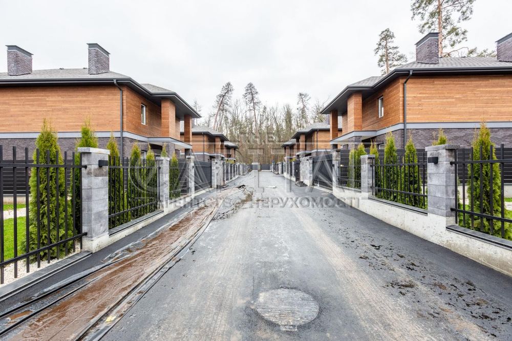 Продаж Будинок з ремонтом КМ преміум-класу Бучанський район Метро поруч