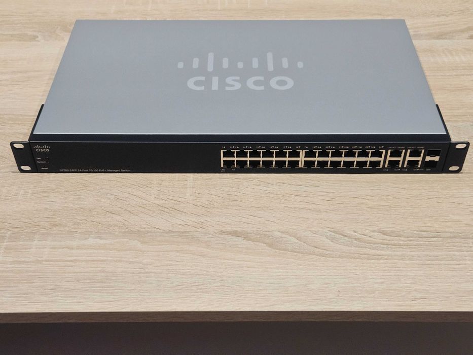 Switch PoE+ Cisco SF300-24PP