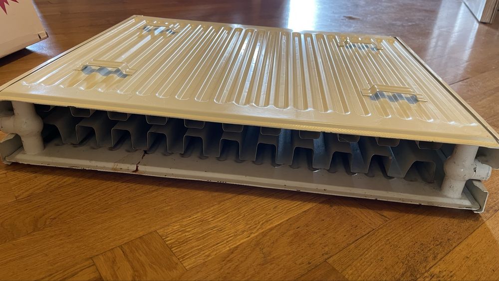 Продам радиатор отопоения  50/60