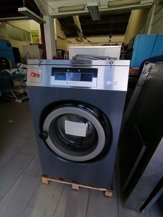Máquina para lavandaria ocasião e doseadores self service