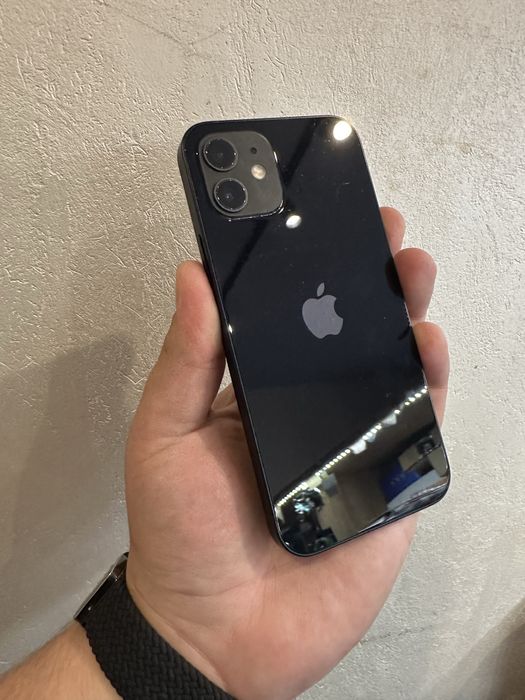 Продам вживаний Iphone 12 на запчастини