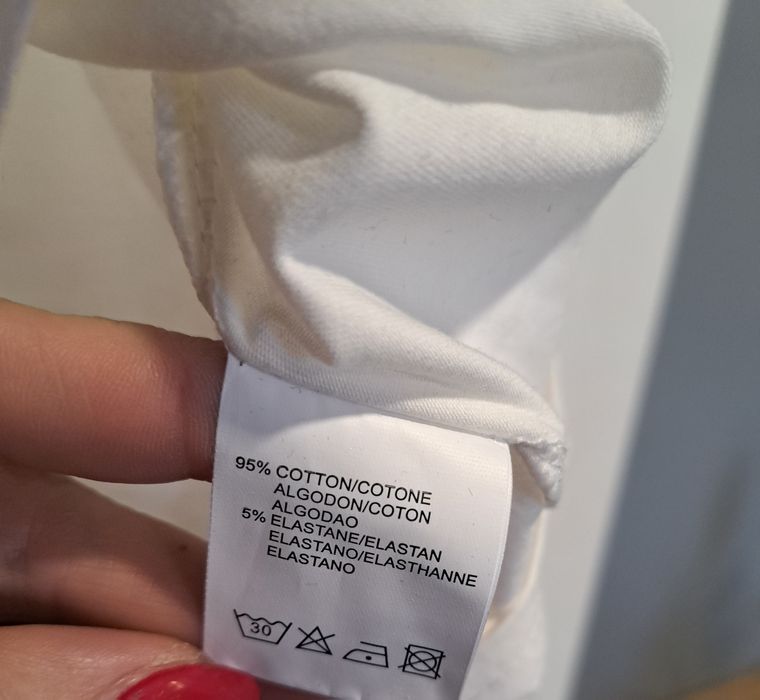 Biały basic top wykończony koronką rosella