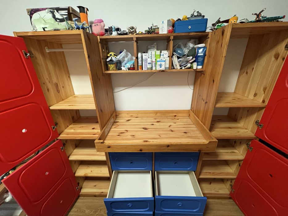 Armários Ikea Trofast com fraldário