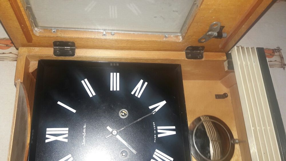 Продам годинник настінний Янтарь" з боєм