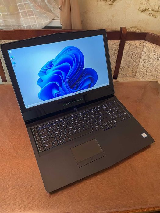 Ноутбук 17" FHD Alienware 17 R4 (I7-7700HQ/16Gb/SSD 128Gb+HDD 2Tb/GTX1060)