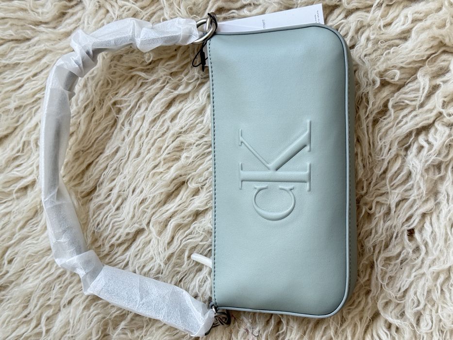 Жіноча сумка бренду Calvin Klein