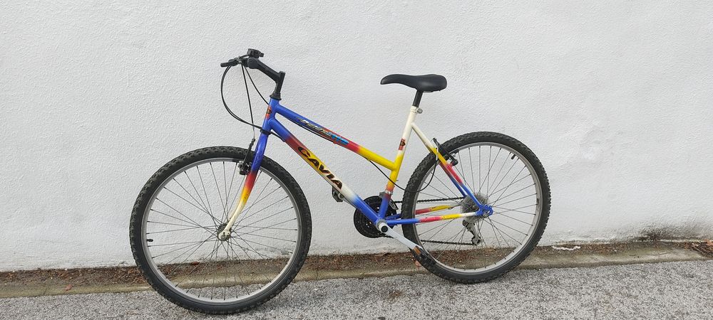 Bicicleta com 18 mudanças
