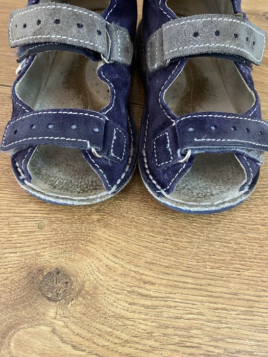 Sandałki/ kapcie Adamki rozmiar 27