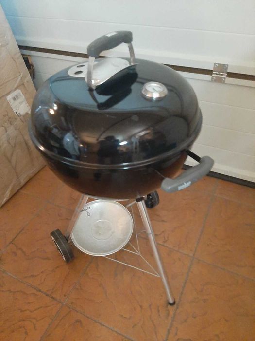 гриль угольный WEBER   47см  с термометром  + Стартер