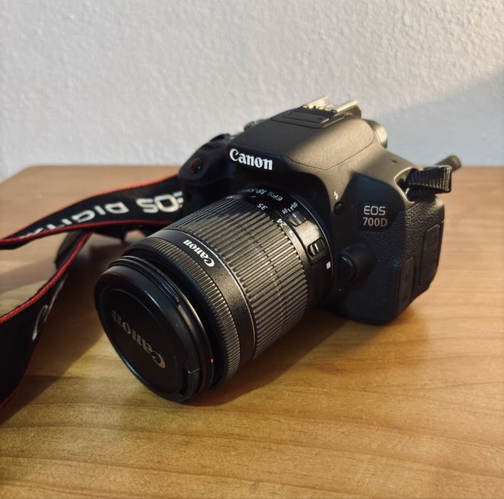 Cam. Canon EOS 700D