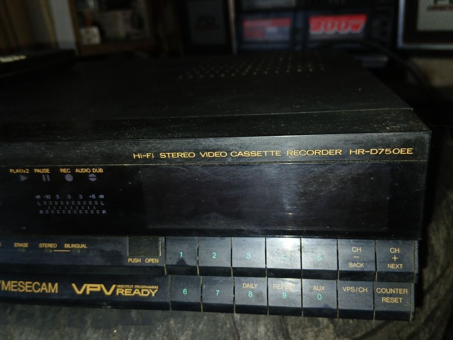 Відеомагнітофрн JVC HR-D750E стерео