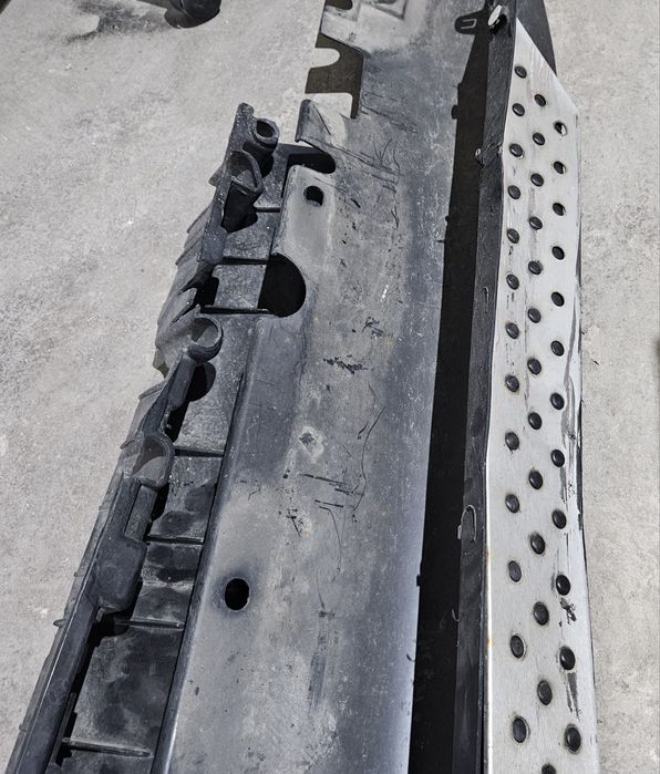 Порог BMW e70 правий