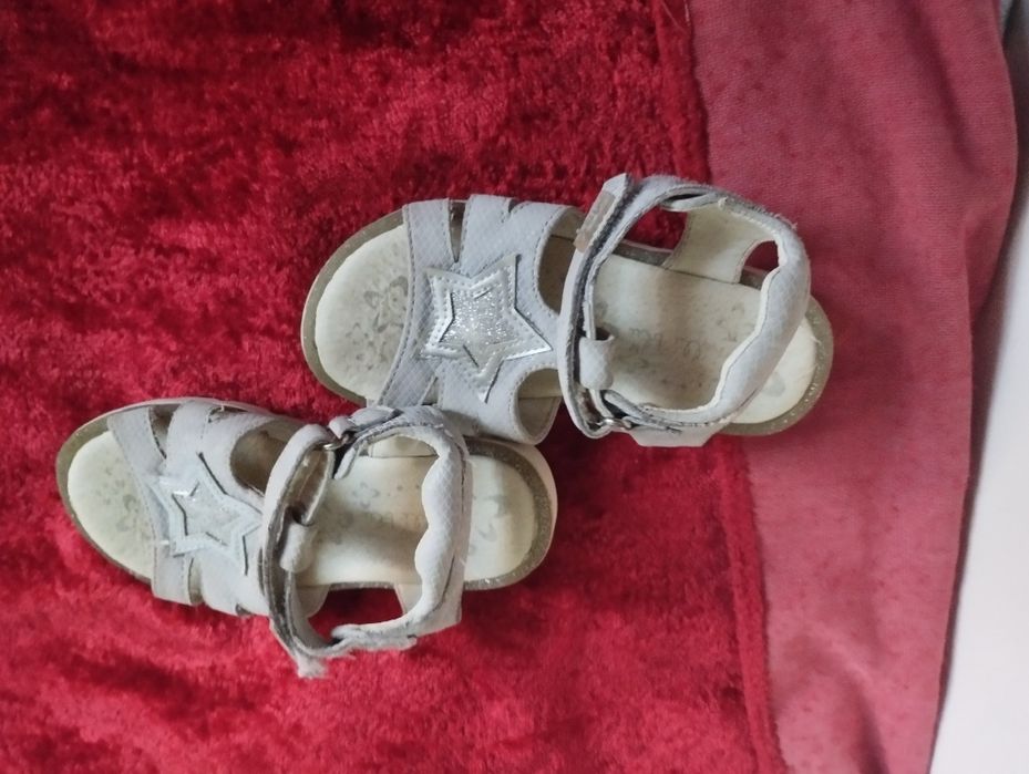 Dwie pary sandałów dla dziewczynki