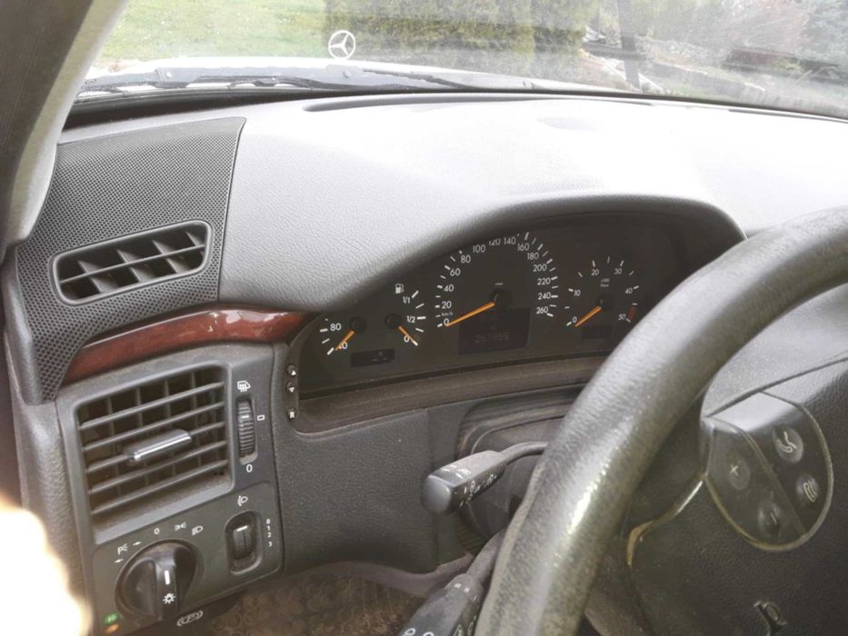 Mercedes-BENZ E 210 CDI