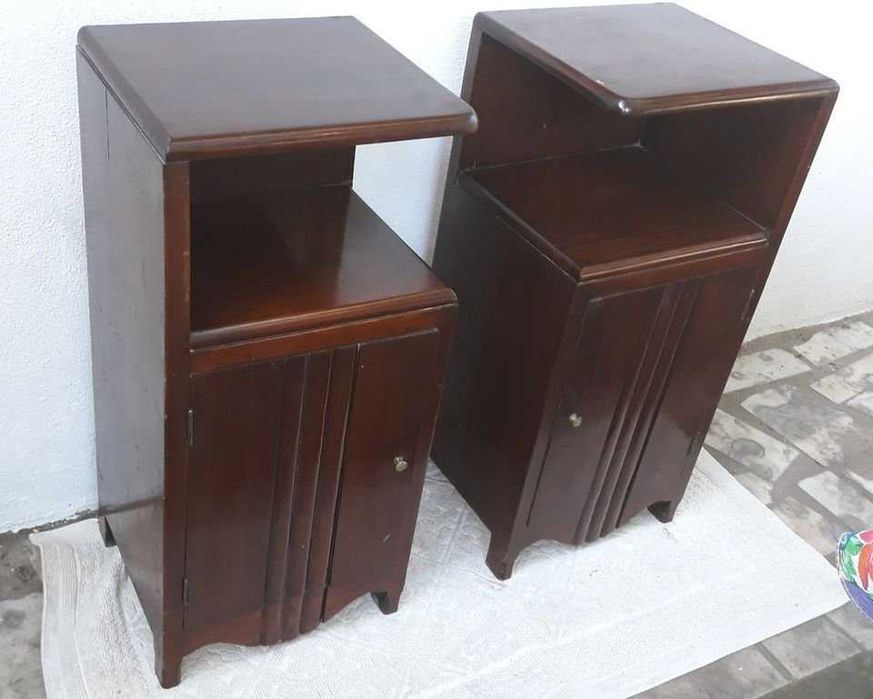 Conjunto 2 Mesas de cabeceira Anos 40