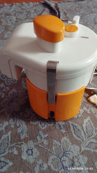 Соковыжималка Нектар.