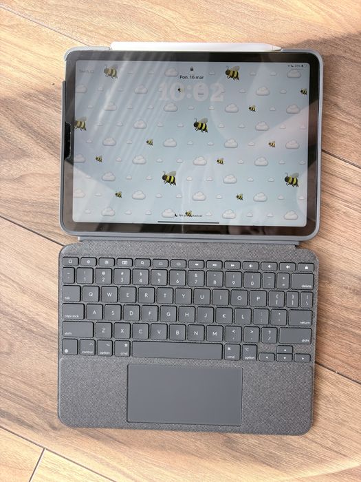 Ipad Air 4 + apple pencil + klawiatura logitech