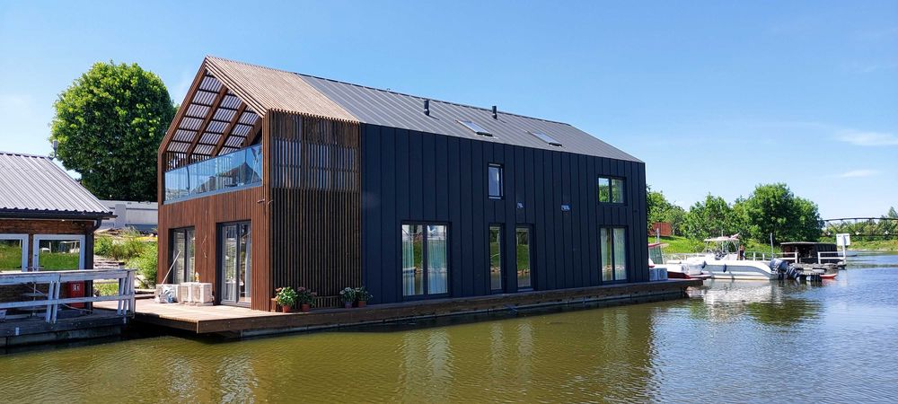 Dom 70 m, dom na wodzie hausboot / houseboat