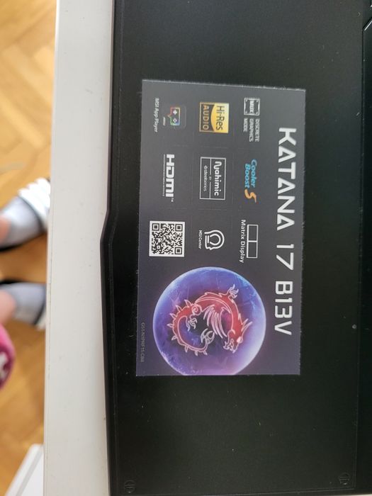 Laptop MSI katana 17 B1V3