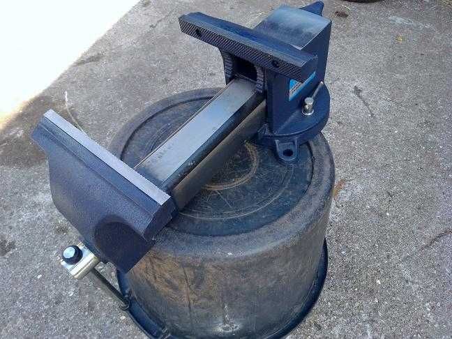 torno de bancada king tony 8" novo

torno de bancada king tony 8" novo