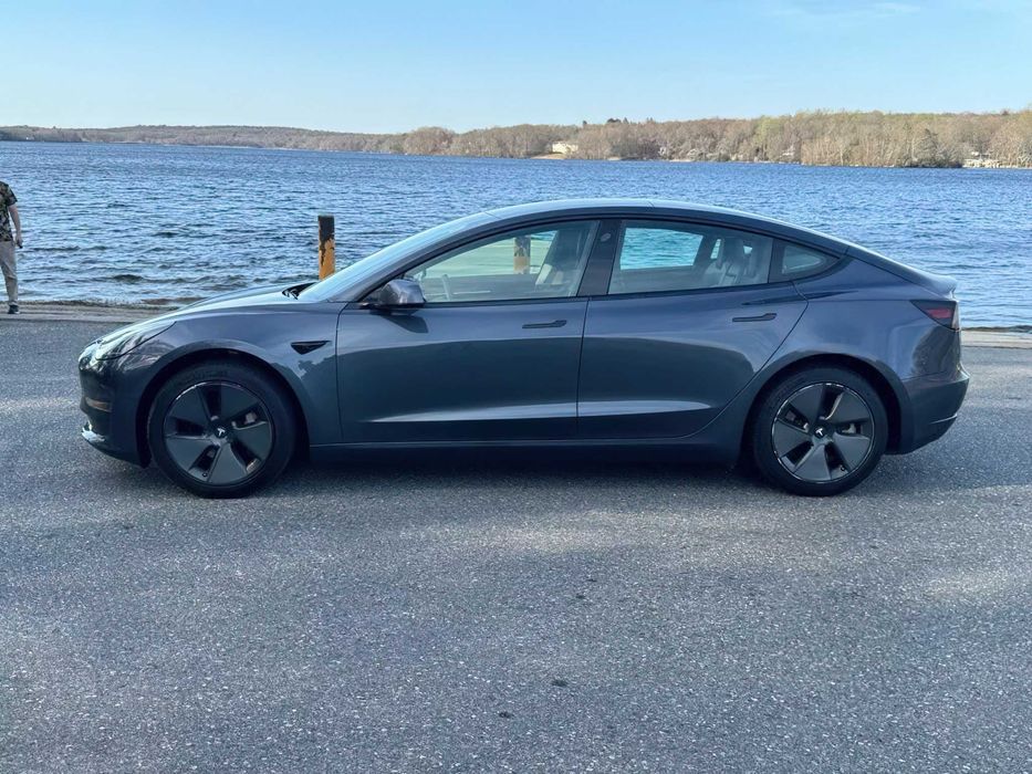 Tesla Model 3 Long Range      2021