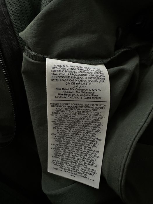 風を感じた日 ドナ・ヴィテック Оригінальна вітровка Nike Tech Woven Jacket | HM7151‑013 | HM7151