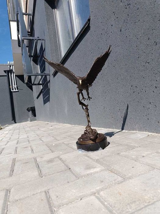 Бронзовая скульптура орла статуетка орел в полете предмет коллекционирования